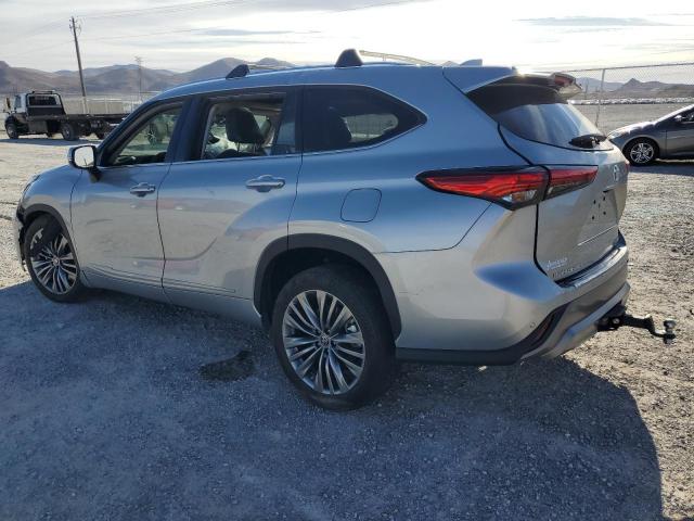 صورة رقم 2 من المزاد - 2021 TOYOTA HIGHLANDER مع VIN 5TDFZRAH0MS082422
