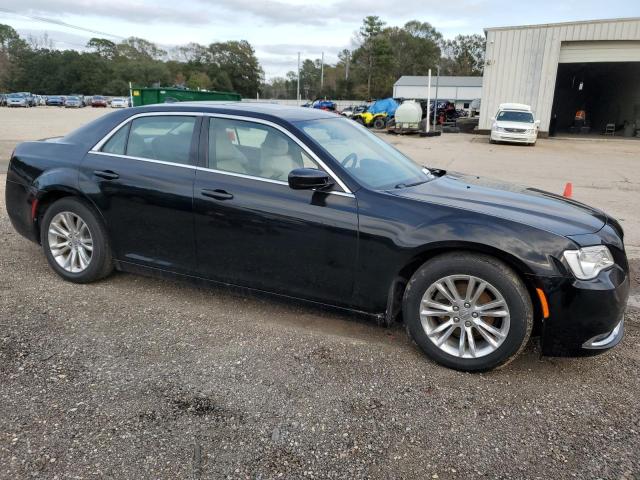 Photo 4 from auction – 2017 CHRYSLER 300 LIMITE with VIN 2C3CCAAG2HH552455