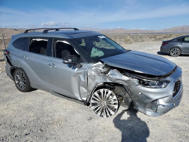 Photo 4 from auction – 2021 TOYOTA HIGHLANDER with VIN 5TDFZRAH0MS082422