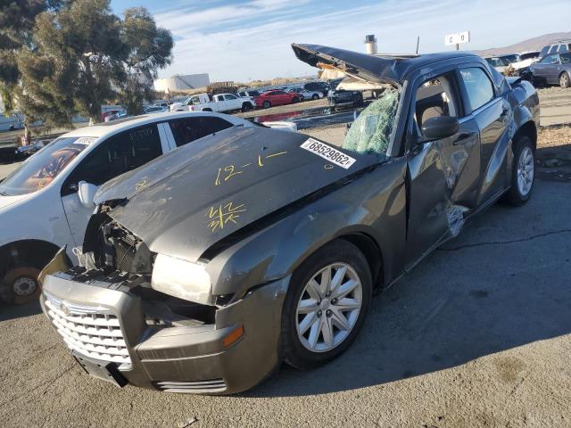 Photo 2 from auction – 2008 CHRYSLER 300 LX with VIN 2C3KA43R78H193993