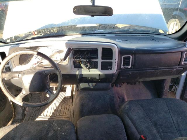 Photo 8 from auction – 2000 CHEVROLET SILVERADO4 with VIN 2GCEC19V8Y1235876