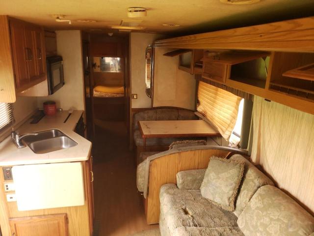 Photo 6 from auction – 2000 WINNEBAGO ADVENTURER with VIN 5B4LP37J8Y3319168