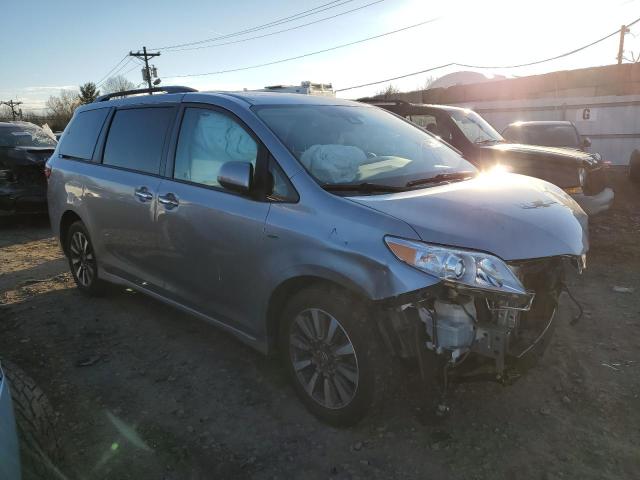 Photo 4 from auction – 2018 TOYOTA SIENNA XLE with VIN 5TDDZ3DC1JS193772