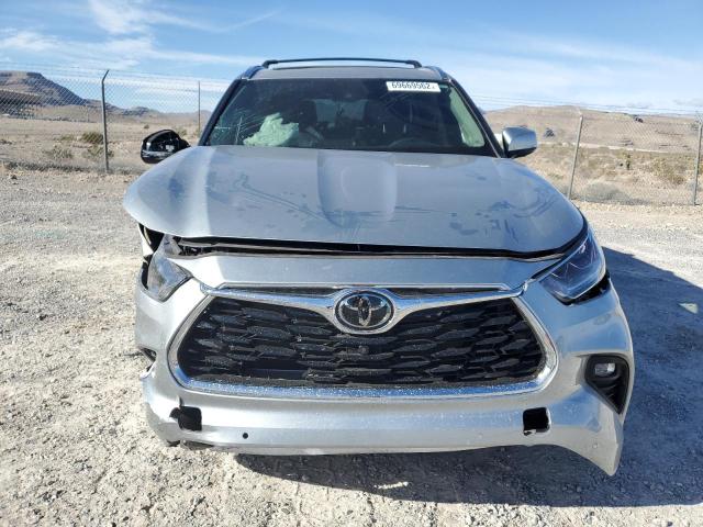 Photo 5 from auction – 2021 TOYOTA HIGHLANDER with VIN 5TDFZRAH0MS082422