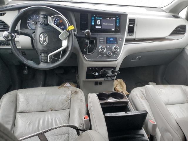 Photo 8 from auction – 2017 TOYOTA SIENNA XLE with VIN 5TDYZ3DC0HS768519