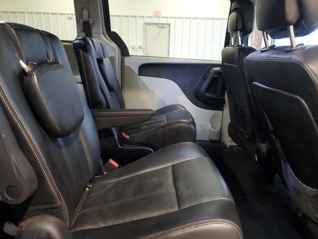 Photo 11 from auction – 2015 CHRYSLER TOWN & COU with VIN 2C4RC1BGXFR654775