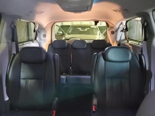 Photo 10 from auction – 2010 CHRYSLER TOWN & COU with VIN 2A4RR8D14AR421672