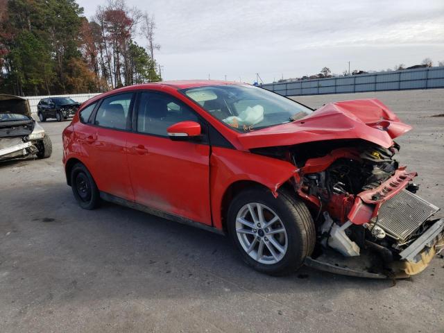 Zdjęcie 4 z aukcji – 2017 FORD FOCUS SE z VIN 1FADP3K25HL232915