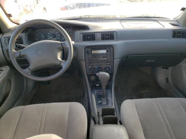 Photo 8 from auction – 2000 TOYOTA CAMRY CE with VIN 4T1BG22K7YU749926