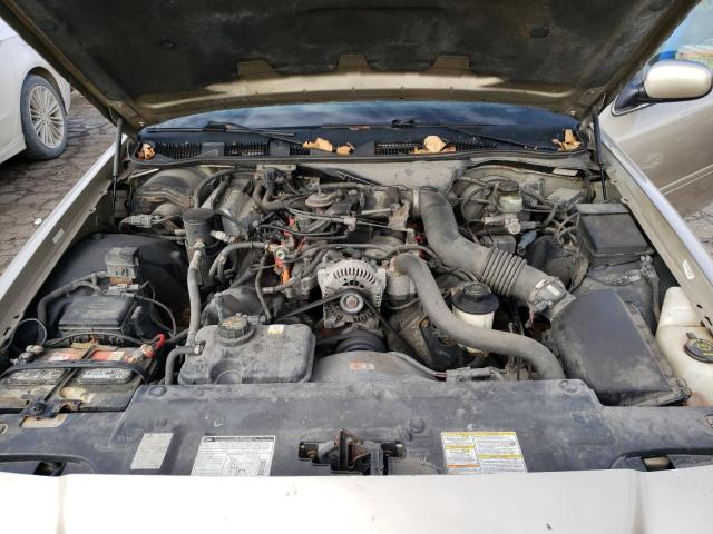Photo 11 from auction – 2000 FORD CROWN VICT with VIN 2FAFP74W5YX211095