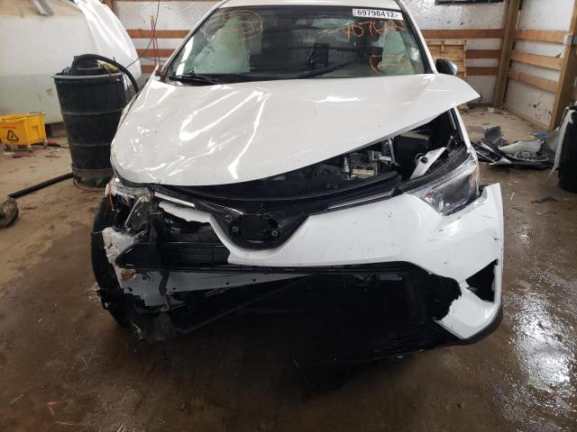 Photo 5 from auction – 2017 TOYOTA RAV4 LE with VIN JTMZFREV0HJ707622