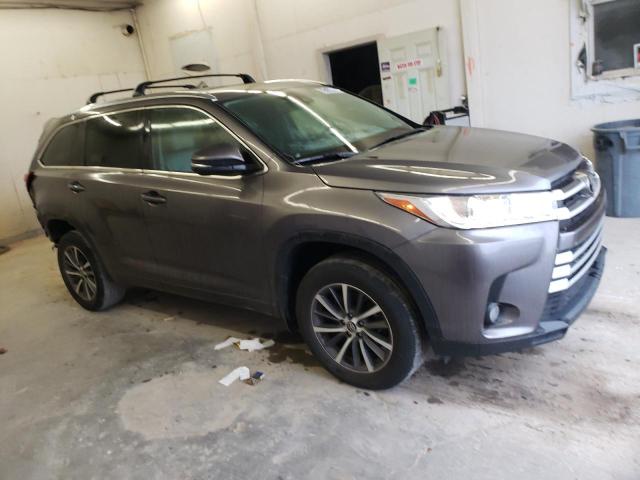 Photo 4 from auction – 2017 TOYOTA HIGHLANDER with VIN 5TDKZRFH1HS511838