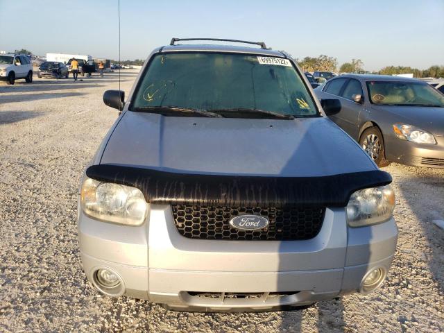 Photo 5 from auction – 2005 FORD ESCAPE LIM with VIN 1FMCU04165KA65754