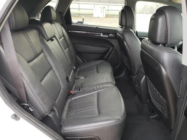 Photo 11 from auction – 2015 KIA SORENTO LX with VIN 5XYKTCA66FG636381