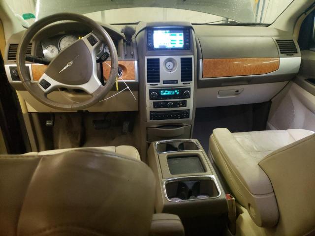 Photo 8 from auction – 2010 CHRYSLER TOWN & COU with VIN 2A4RR6DX2AR233645