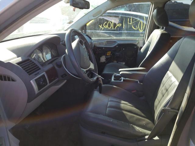 Photo 7 from auction – 2010 CHRYSLER TOWN & COU with VIN 2A4RR5D14AR133696