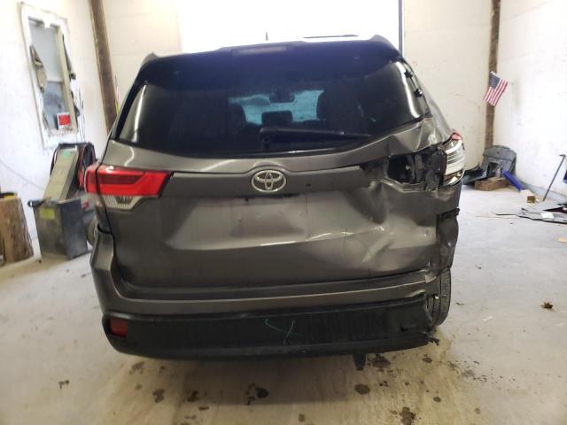 Photo 6 from auction – 2017 TOYOTA HIGHLANDER with VIN 5TDKZRFH1HS511838