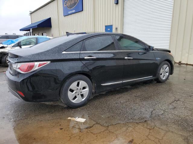Photo 3 from auction – 2012 HYUNDAI SONATA HYB with VIN KMHEC4A46CA038042
