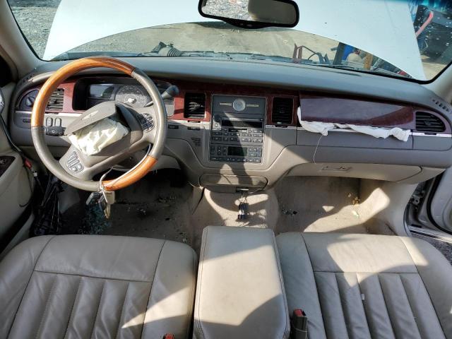 Photo 8 from auction – 2004 LINCOLN TOWN CAR U with VIN 1LNHM83W04Y680121