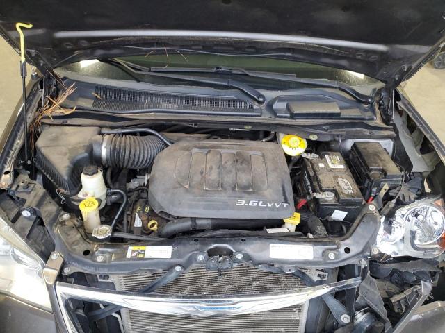 Photo 12 from auction – 2015 CHRYSLER TOWN & COU with VIN 2C4RC1BGXFR654775