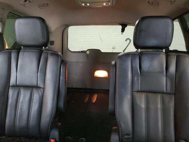 Photo 10 from auction – 2015 CHRYSLER TOWN & COU with VIN 2C4RC1BG3FR565503