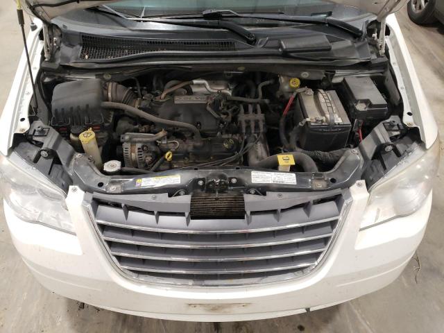 Photo 12 from auction – 2008 CHRYSLER TOWN & COU with VIN 2A8HR54P58R769424