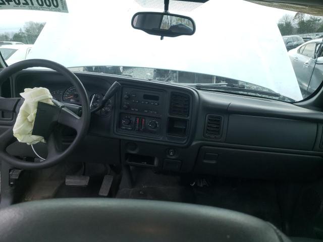 Photo 8 from auction – 2005 CHEVROLET SILVERADO with VIN 1GCEC14VX5Z233668