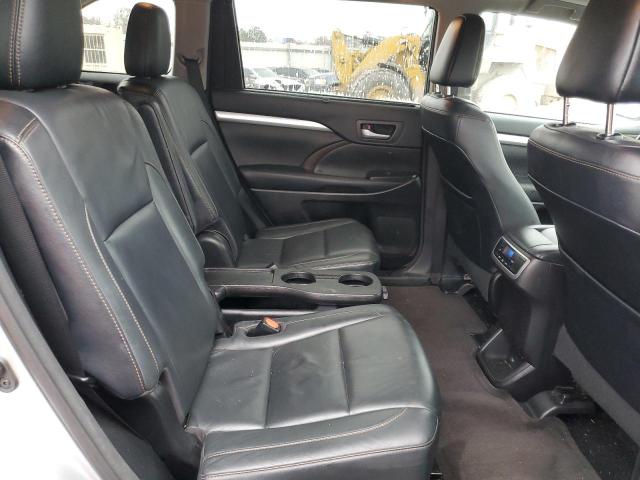 Photo 11 from auction – 2017 TOYOTA HIGHLANDER with VIN 5TDKZRFH1HS206145