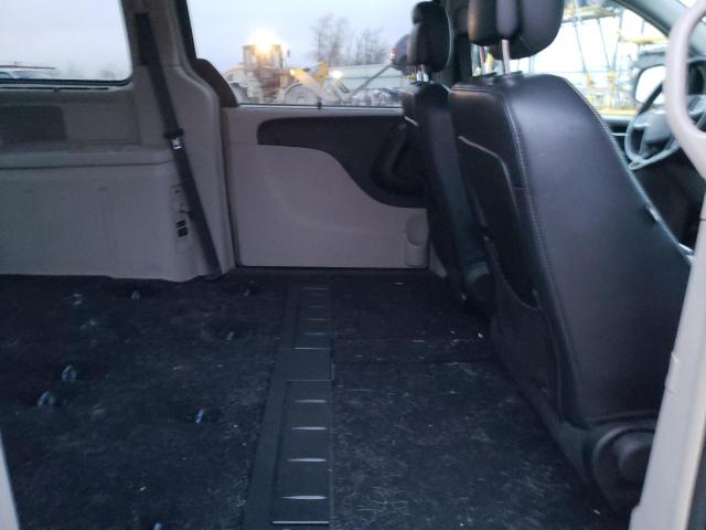 Photo 11 from auction – 2013 CHRYSLER TOWN & COU with VIN 2C4RC1BG7DR777141