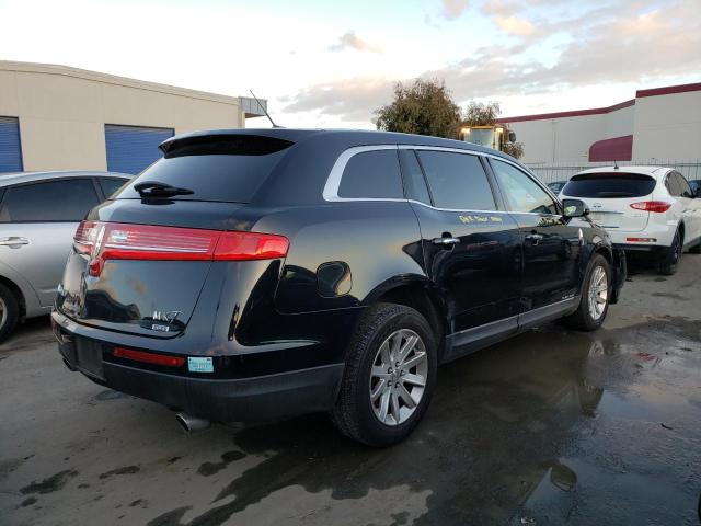 Photo 3 from auction – 2018 LINCOLN MKT with VIN 2LMHJ5NK9JBL02409