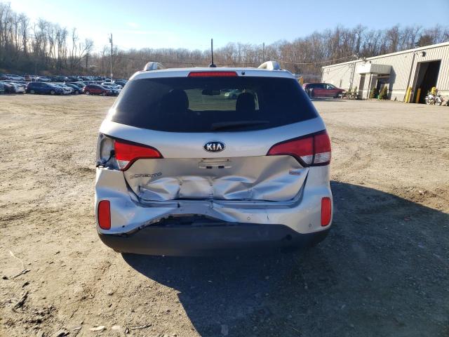 Photo 6 from auction – 2015 KIA SORENTO LX with VIN 5XYKTCA64FG560935