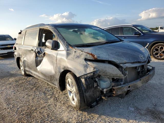 Photo 4 from auction – 2014 TOYOTA SIENNA LE with VIN 5TDKK3DC9ES405996