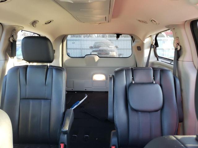 Photo 10 from auction – 2016 CHRYSLER TOWN & COU with VIN 2C4RC1BG9GR240050