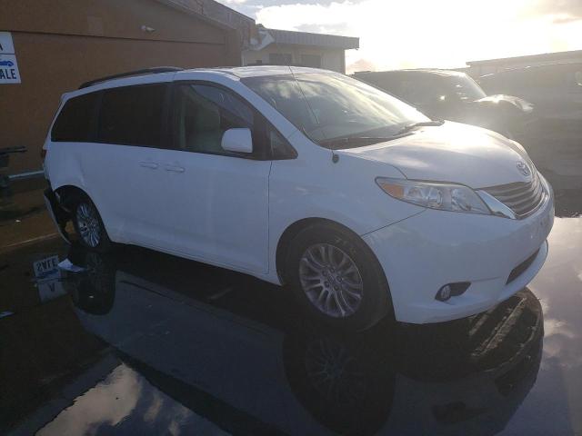 Photo 4 from auction – 2012 TOYOTA SIENNA XLE with VIN 5TDYK3DC0CS251119