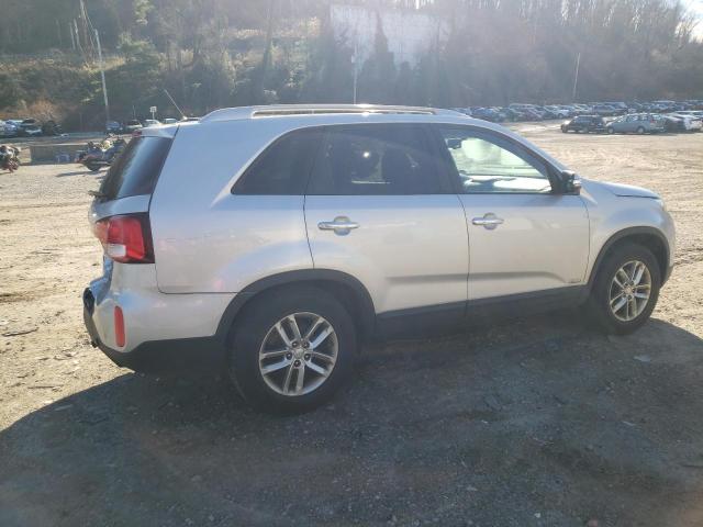 Photo 3 from auction – 2015 KIA SORENTO LX with VIN 5XYKTCA64FG560935