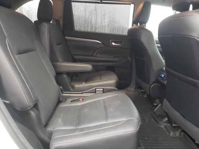 Photo 11 from auction – 2018 TOYOTA HIGHLANDER with VIN 5TDDZRFH8JS854290