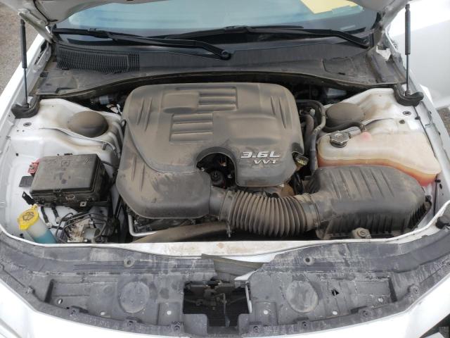Photo 11 from auction – 2017 CHRYSLER 300 LIMITE with VIN 2C3CCAAG8HH584536