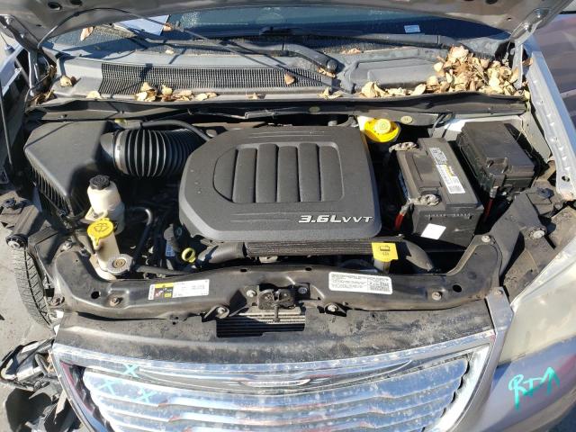 Photo 12 from auction – 2014 CHRYSLER TOWN & COU with VIN 2C4RC1BG7ER216763