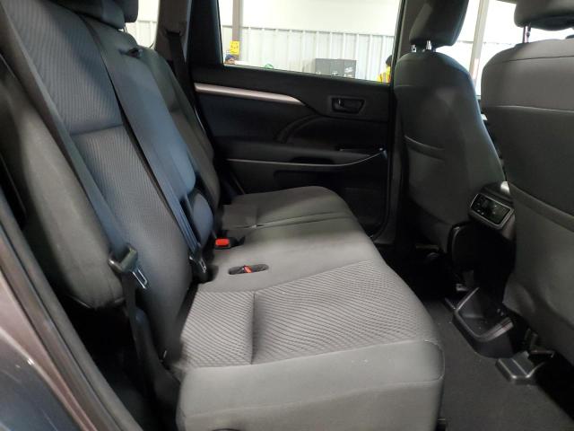 Photo 11 from auction – 2018 TOYOTA HIGHLANDER with VIN 5TDZZRFH0JS244342