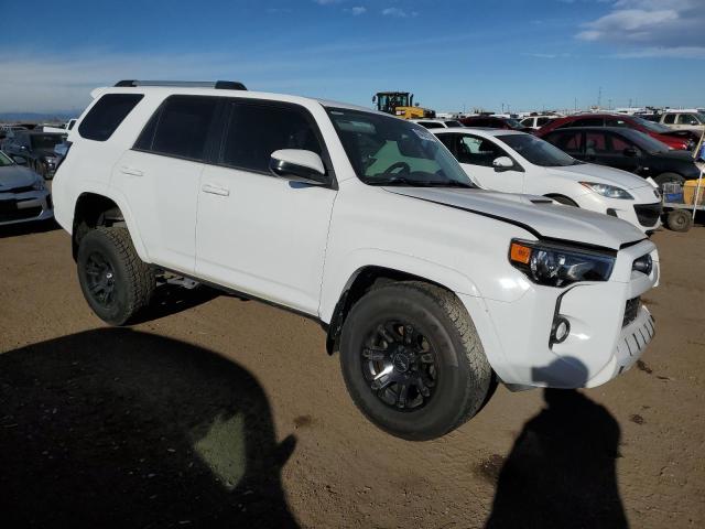 Photo 4 from auction – 2015 TOYOTA 4RUNNER SR with VIN JTEBU5JR7F5227572
