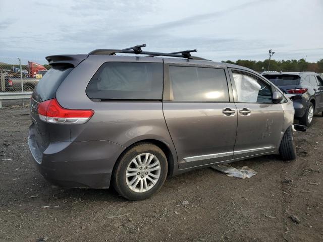 Photo 3 from auction – 2012 TOYOTA SIENNA XLE with VIN 5TDYK3DC1CS231493