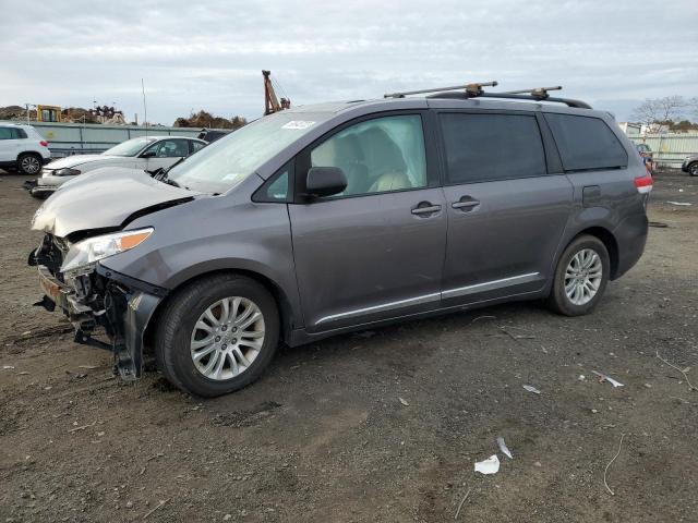 Photo 1 from auction – 2012 TOYOTA SIENNA XLE with VIN 5TDYK3DC1CS231493