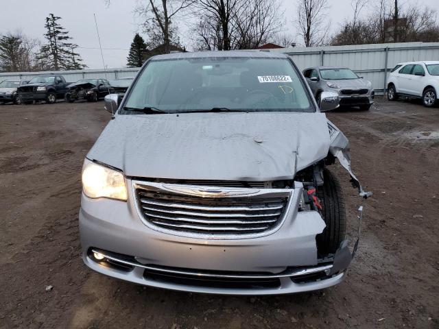 Photo 5 from auction – 2015 CHRYSLER TOWN & COU with VIN 2C4RC1JG7FR716988