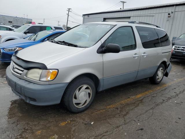 TOYOTA SIENNA LE 2001 with VIN 4T3ZF13C81U355562 - Photo from auction