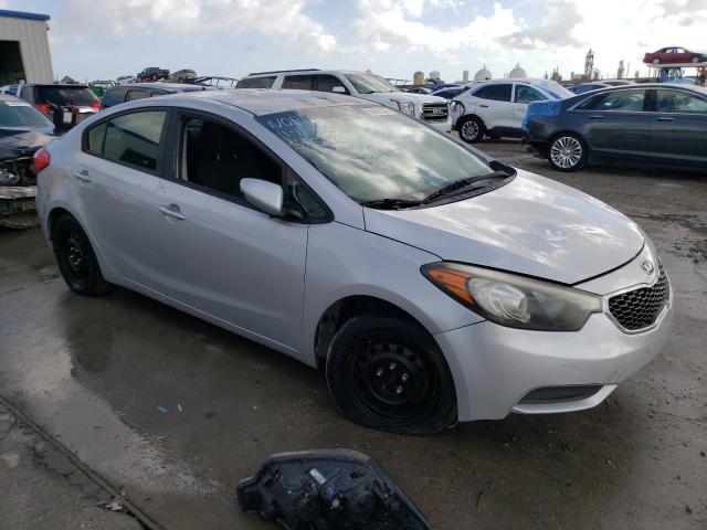 Photo 4 from auction – 2016 KIA FORTE LX with VIN KNAFK4A60G5585672