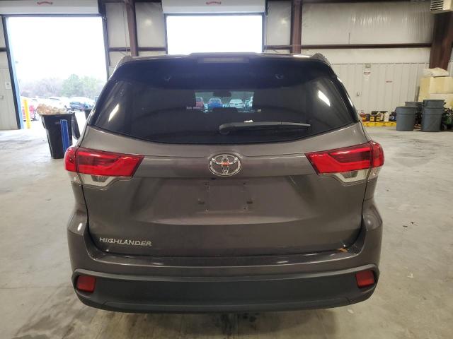 Photo 6 from auction – 2018 TOYOTA HIGHLANDER with VIN 5TDZZRFH0JS244342