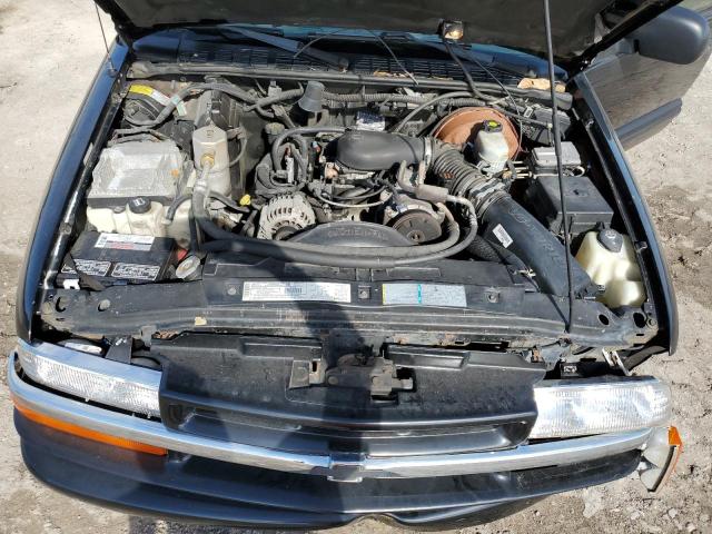 Photo 12 from auction – 2002 CHEVROLET BLAZER with VIN 1GNCS13WX2K130069