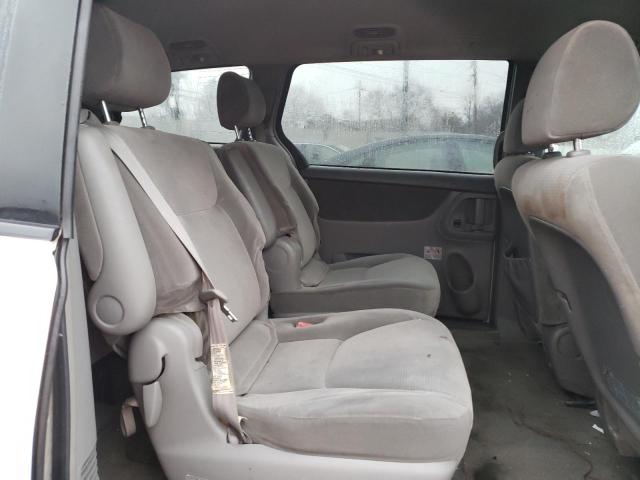 Photo 11 from auction – 2004 TOYOTA SIENNA LE with VIN 5TDBA23C04S004897