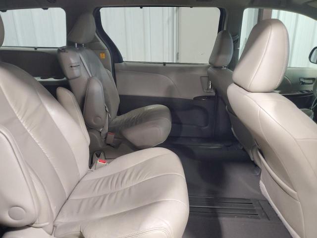 Photo 11 from auction – 2011 TOYOTA SIENNA XLE with VIN 5TDYK3DC9BS016507