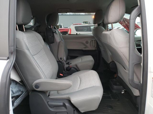 Photo 11 from auction – 2021 TOYOTA SIENNA LE with VIN 5TDKRKEC7MS019919